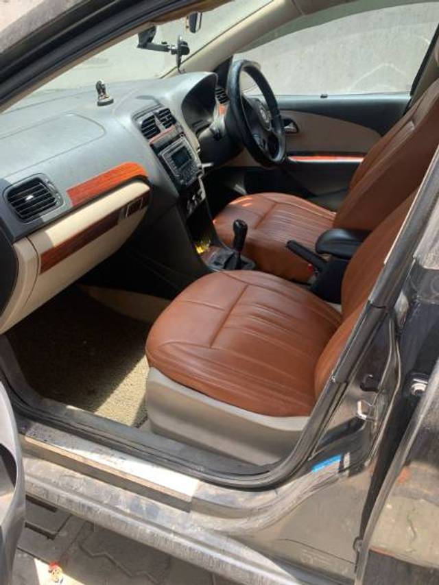https://images10.gaadi.com/usedgaadi-sellcar/UsedCar/f559897ca/7f0e7482-d2b0-4752-ab94-9d352d324b2d.jpg?imwidth=6402