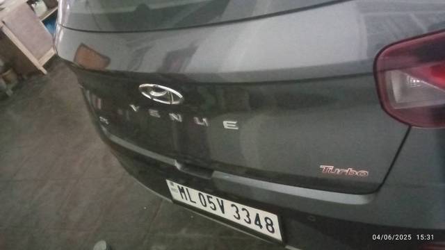 https://images10.gaadi.com/usedgaadi-sellcar/UsedCar/f5599007a/a92d1243-fd84-4adc-969b-6c8b9989e338.jpg?imwidth=6402
