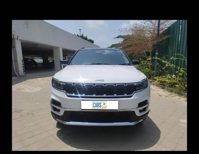 https://images10.gaadi.com/usedgaadi-sellcar/UsedCar/f559c59aa/9c39623f-c66a-498f-b131-cdd7330e380f.jpeg?imwidth=6400
