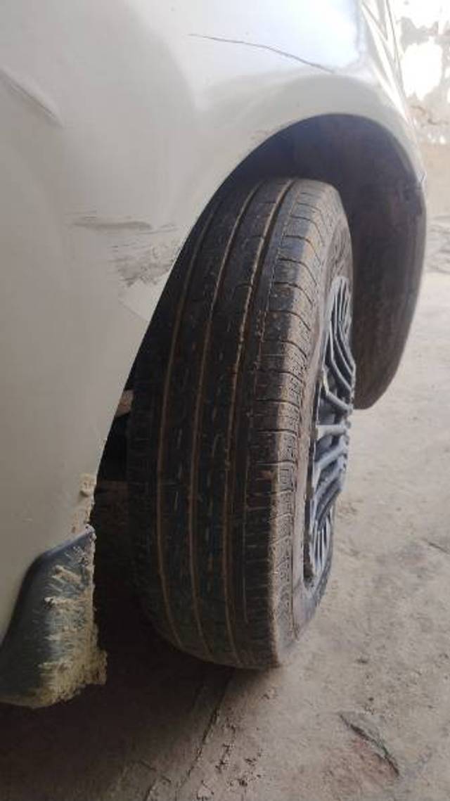 https://images10.gaadi.com/usedgaadi-sellcar/UsedCar/f559e3cca/a26fef9b-1374-4a4f-bdc6-41576335d0e2.jpg?imwidth=6402