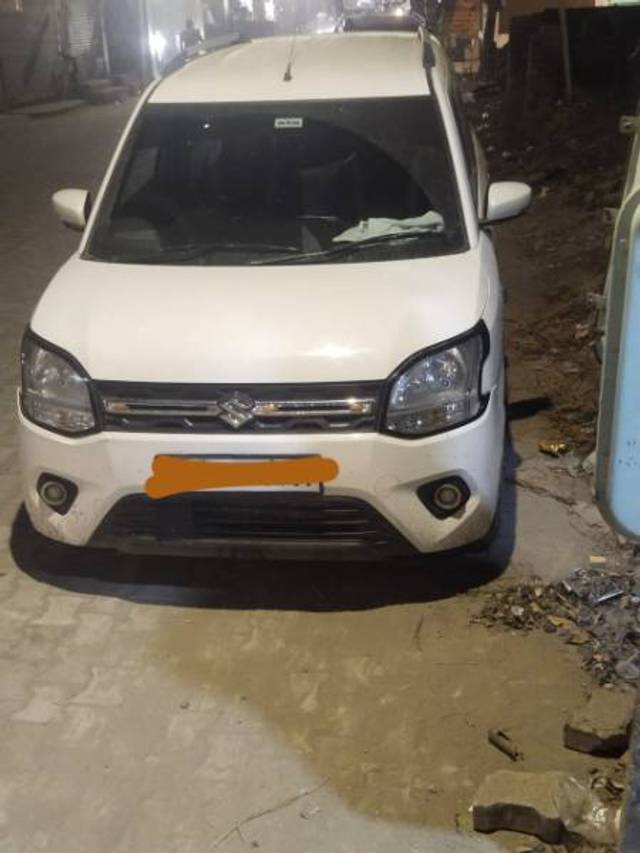 https://images10.gaadi.com/usedgaadi-sellcar/UsedCar/f55a6203a/10e2f09c-b457-4108-b7f5-c7054a92dd6e.jpg?imwidth=6400