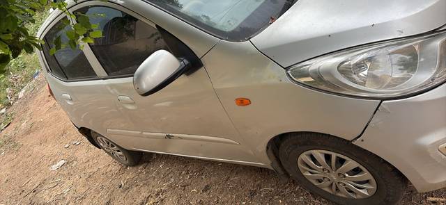 https://images10.gaadi.com/usedgaadi-sellcar/UsedCar/f55a7491a/8757512f-4069-41c6-8fb7-37e509ed4118.jpeg?imwidth=6400
