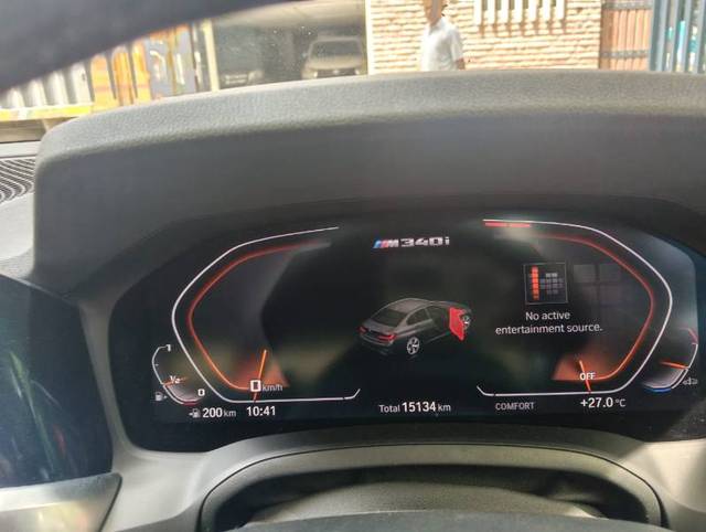 https://images10.gaadi.com/usedgaadi-sellcar/UsedCar/f55a76f8a/c61e9bed-cbbe-4a98-bfa2-51c91ad300a6.jpeg?imwidth=6402