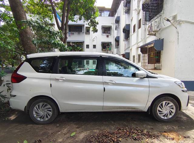 https://images10.gaadi.com/usedgaadi-sellcar/UsedCar/f55aa6caa/335a2b4b-0cbf-4626-bb81-651abc33a403.jpg?imwidth=6401