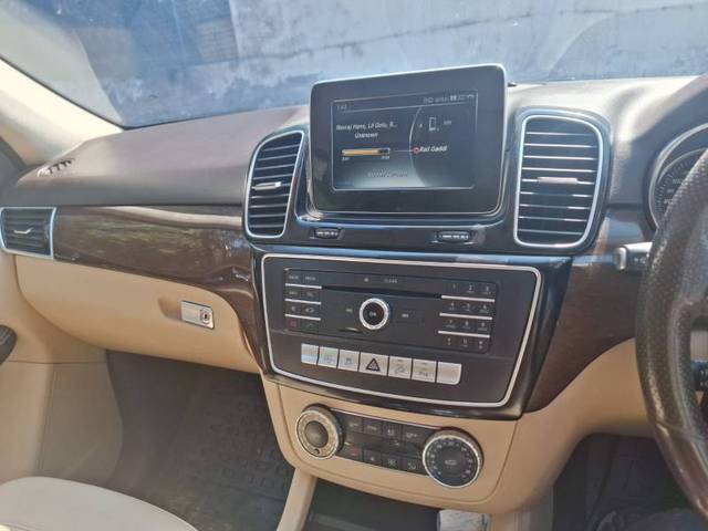 https://images10.gaadi.com/usedgaadi-sellcar/UsedCar/f55aafb7a/9afde96d-945c-44cd-bf8c-6cb839d174b5.jpeg?imwidth=6400