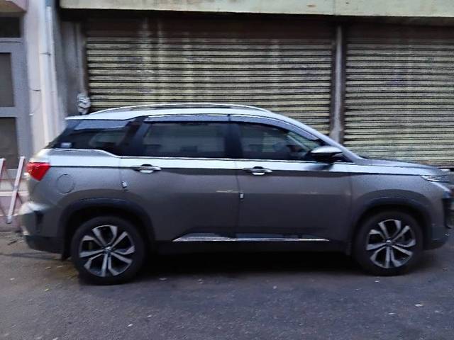 https://images10.gaadi.com/usedgaadi-sellcar/UsedCar/f55af0dca/4d369207-2643-426e-8ec9-e8c2472395b5.jpg?imwidth=6401