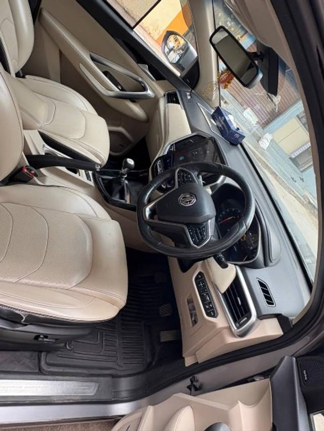https://images10.gaadi.com/usedgaadi-sellcar/UsedCar/f55b04d5a/a889d940-a96f-4114-90ff-9e789a471d3b.jpeg?imwidth=6402
