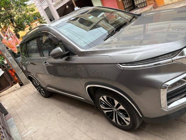 https://images10.gaadi.com/usedgaadi-sellcar/UsedCar/f55b04d5a/d1a2226a-c166-4fce-ba85-cc07790a058d.jpeg?imwidth=6400