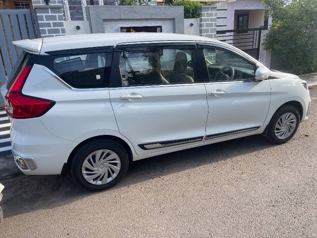 https://images10.gaadi.com/usedgaadi-sellcar/UsedCar/f55b38a4a/91c66242-fe22-4417-ac99-30be0fd69d1c.jpg?imwidth=6400