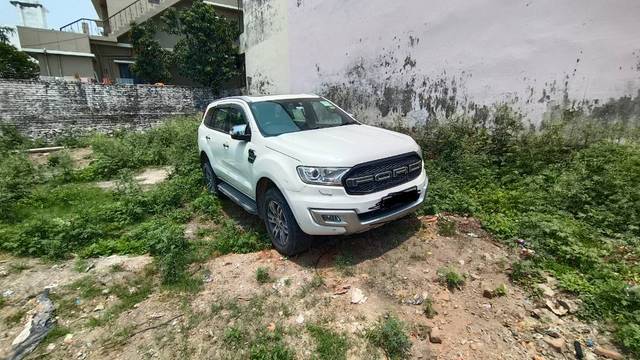 https://images10.gaadi.com/usedgaadi-sellcar/UsedCar/f55c025aa/b539df2f-8b28-42e8-a106-d6898f3bd327.jpg?imwidth=6400