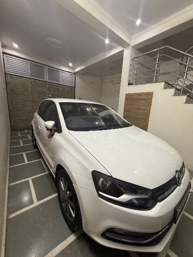 https://images10.gaadi.com/usedgaadi-sellcar/UsedCar/f55c314ea/7e91167d-549d-4e69-904a-04316a3c0c14.jpeg?imwidth=6401
