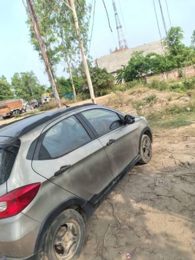 https://images10.gaadi.com/usedgaadi-sellcar/UsedCar/f55c63aca/5ddec125-1aff-4c35-a340-521353bb2a4a.jpg?imwidth=6402