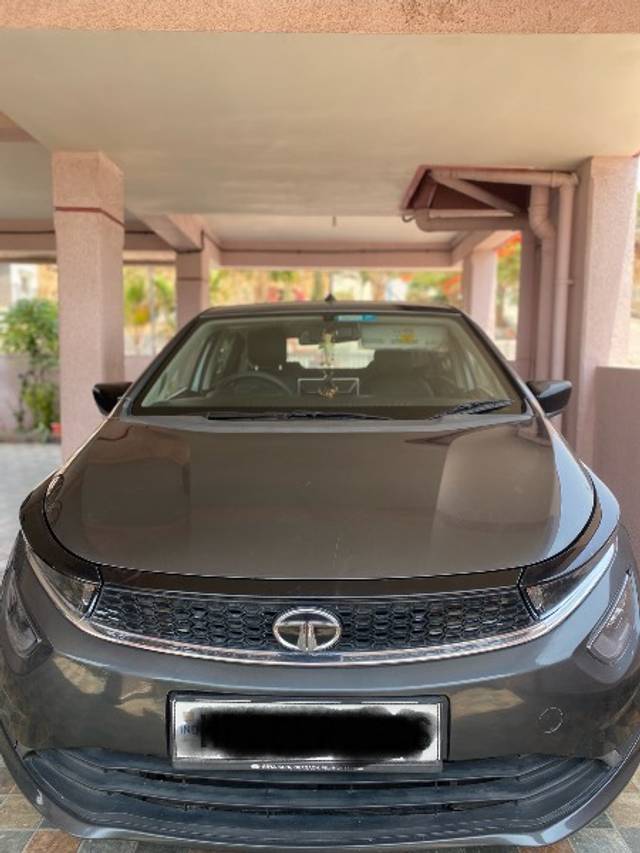 https://images10.gaadi.com/usedgaadi-sellcar/UsedCar/f55c81b4a/e0df3a51-d8c8-43e1-9892-abad5eb0a29a.jpeg?imwidth=6400