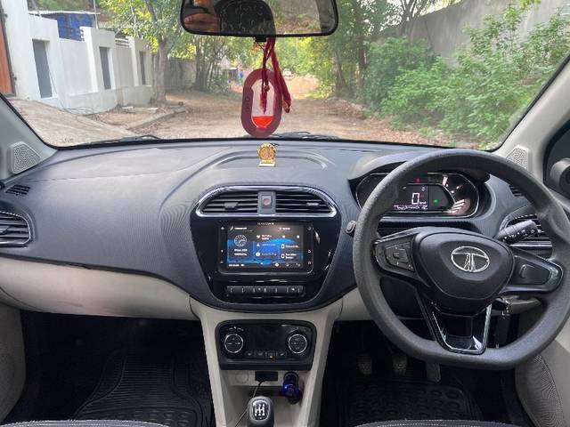 https://images10.gaadi.com/usedgaadi-sellcar/UsedCar/f55c8969a/89e66199-d7b4-415e-9166-816227fa4f53.jpeg?imwidth=6402