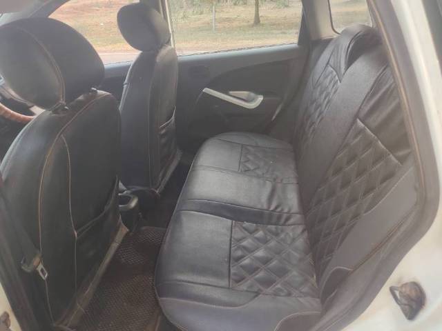 https://images10.gaadi.com/usedgaadi-sellcar/UsedCar/f55cab2ea/2bd75007-7e8c-46b1-9aa1-1252b1b8d3ff.jpg?imwidth=6402