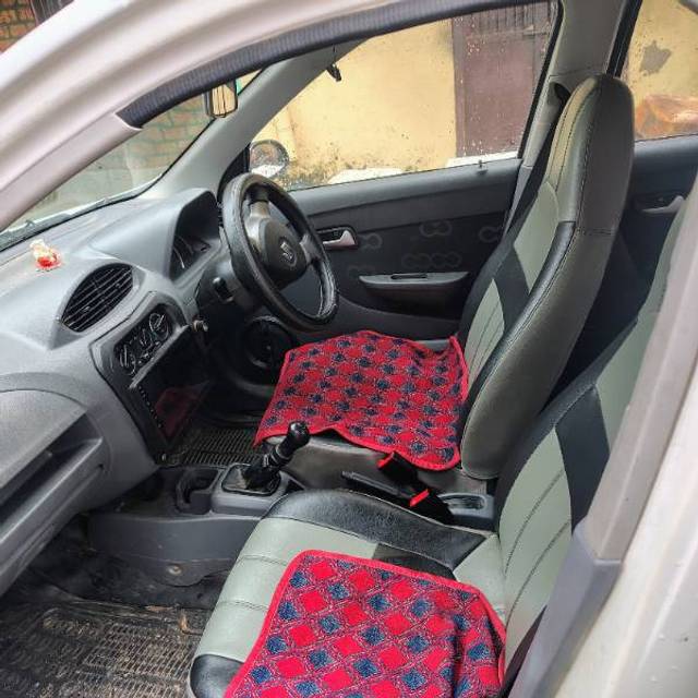 https://images10.gaadi.com/usedgaadi-sellcar/UsedCar/f55d0f32a/297f1122-0635-4112-aa5e-230532e9ed88.jpg?imwidth=6401