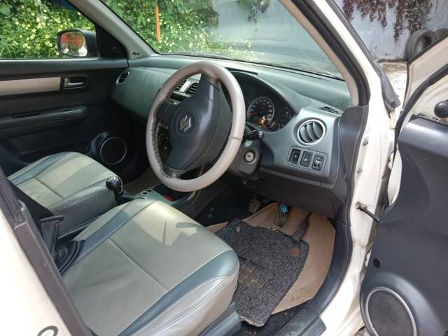 https://images10.gaadi.com/usedgaadi-sellcar/UsedCar/f55d64d1a/58bd6f39-2764-4b6b-8a09-9ac066d8965f.jpeg?imwidth=6402