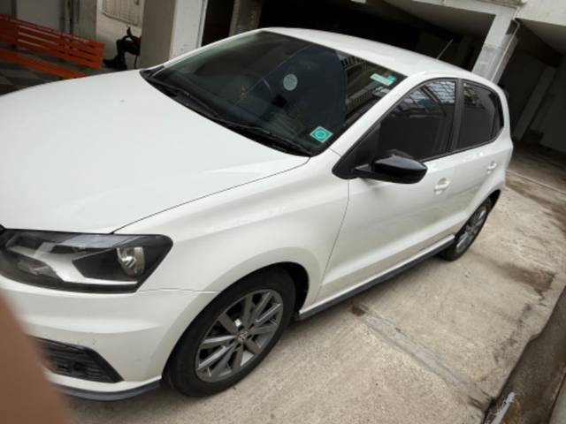 https://images10.gaadi.com/usedgaadi-sellcar/UsedCar/f55de2a5a/89242f1e-f8ea-40a0-bc8d-9156a7196b80.jpeg?imwidth=6401