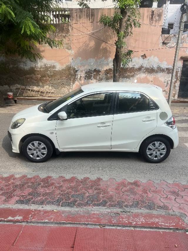 https://images10.gaadi.com/usedgaadi-sellcar/UsedCar/f55e04f1a/0b0ea56b-ea1f-4759-ab40-1d883b727704.jpeg?imwidth=6402