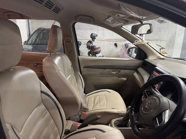 https://images10.gaadi.com/usedgaadi-sellcar/UsedCar/f55e201ba/9c1556f6-2ab2-4f6b-8ef8-695bc2488cdb.JPG?imwidth=6402