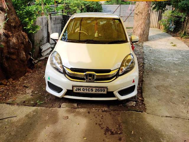 https://images10.gaadi.com/usedgaadi-sellcar/UsedCar/f55e30a2a/c3a253cf-faf6-4424-82b6-04b9285605a1.jpg?imwidth=6401