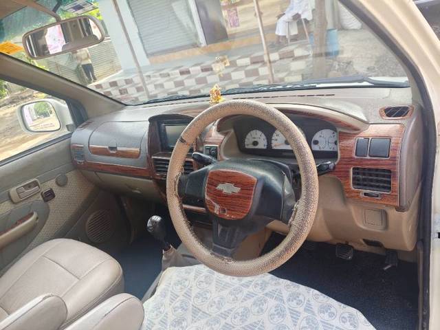 https://images10.gaadi.com/usedgaadi-sellcar/UsedCar/f55e3874a/2007195c-9e1e-4074-8eeb-210a398f2a18.jpg?imwidth=6400