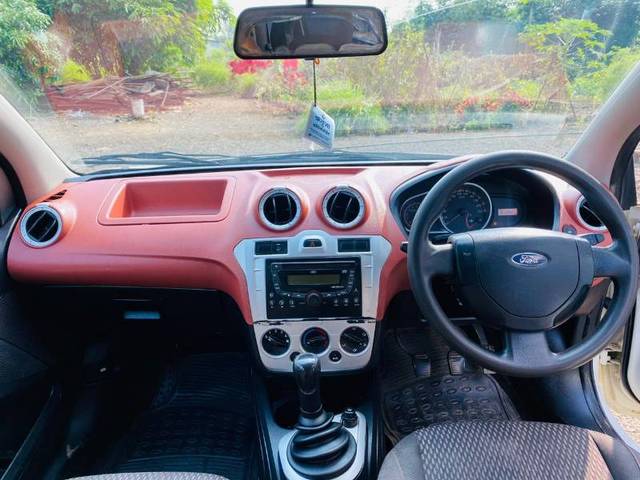 https://images10.gaadi.com/usedgaadi-sellcar/UsedCar/f55ed20ba/f179c589-e67d-474c-843e-32ff1f83fb4a.jpg?imwidth=6401