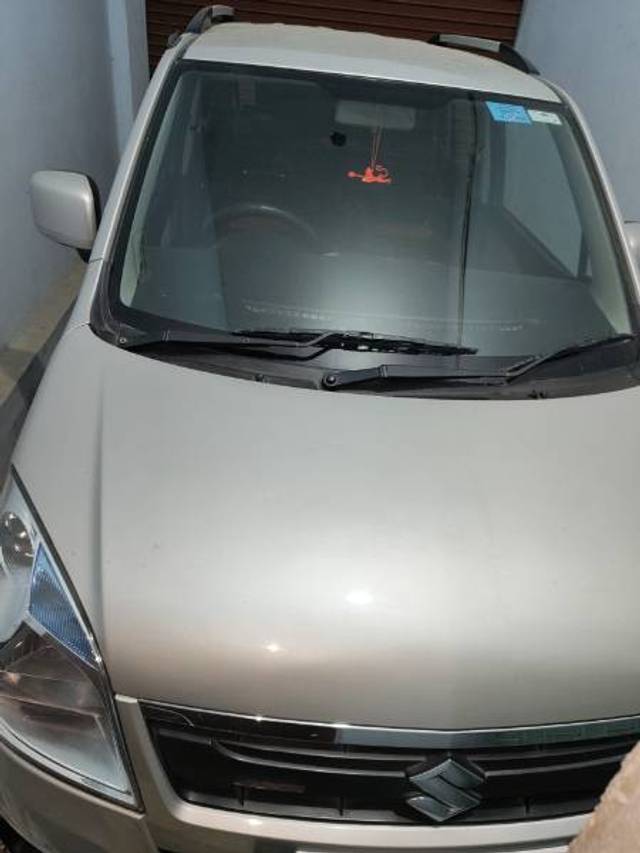 https://images10.gaadi.com/usedgaadi-sellcar/UsedCar/f55f13fea/3b5bfa5e-6443-44f8-a9e3-31cb3b7b8510.jpg?imwidth=6400
