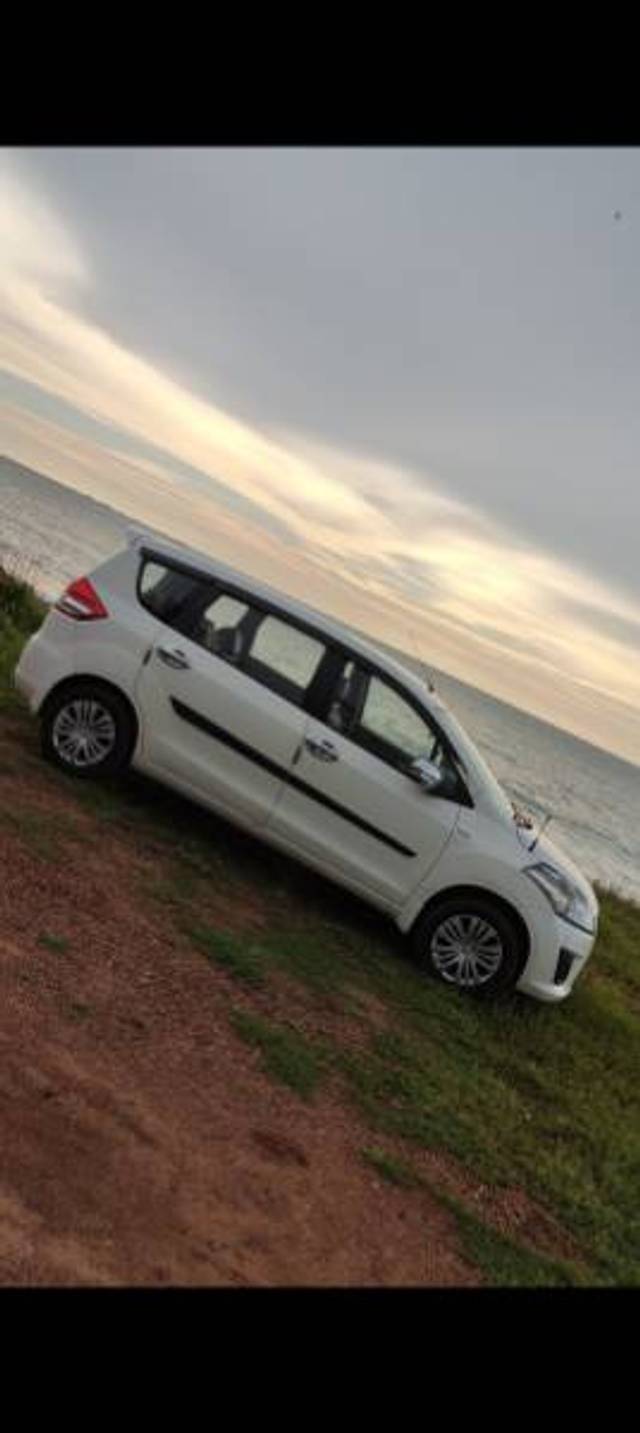 https://images10.gaadi.com/usedgaadi-sellcar/UsedCar/f55f50eea/5012a0ef-bd6e-4693-bb0e-88872f60e70e.jpg?imwidth=6402