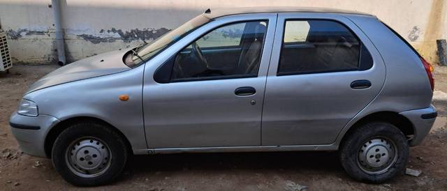 https://images10.gaadi.com/usedgaadi-sellcar/UsedCar/f56025d2a/ddbab794-3645-4e9b-945c-de7e33a2a688.jpg?imwidth=6400