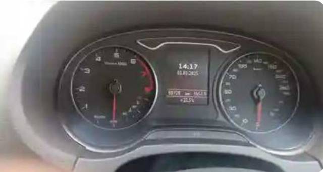 https://images10.gaadi.com/usedgaadi-sellcar/UsedCar/f5602c67a/b98cce18-2e85-47ef-98d0-823eaa0ae279.jpg?imwidth=6401