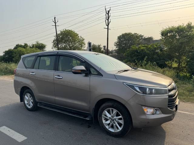 https://images10.gaadi.com/usedgaadi-sellcar/UsedCar/f56062e1a/e7ebdf31-b955-4ed1-80ca-3d8316e3958b.jpeg?imwidth=6400