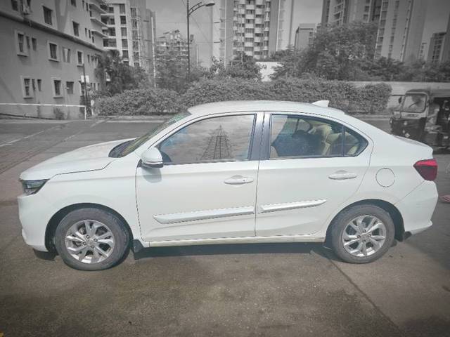 https://images10.gaadi.com/usedgaadi-sellcar/UsedCar/f560670ea/0d19e315-77eb-4e0e-847f-7f64af90043c.jpg?imwidth=6402