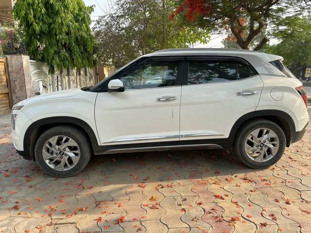 https://images10.gaadi.com/usedgaadi-sellcar/UsedCar/f561e3d3a/ecbbe902-17c2-45aa-961c-dbab3ae2dfd1.jpeg?imwidth=6402