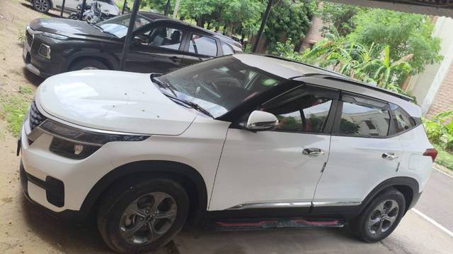 https://images10.gaadi.com/usedgaadi-sellcar/UsedCar/f56209b3a/3b20c298-0af8-4800-8f25-da5310f57454.jpg?imwidth=6402