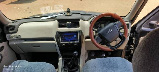 https://images10.gaadi.com/usedgaadi-sellcar/UsedCar/f562649aa/b8b7613d-066e-40c1-b21e-b25e4ff1aff2.jpg?imwidth=6402