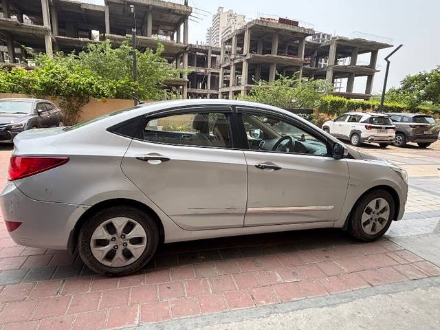 https://images10.gaadi.com/usedgaadi-sellcar/UsedCar/f562aa2ea/e737b407-1ec9-4df5-82b7-213b453a8188.jpeg?imwidth=6400