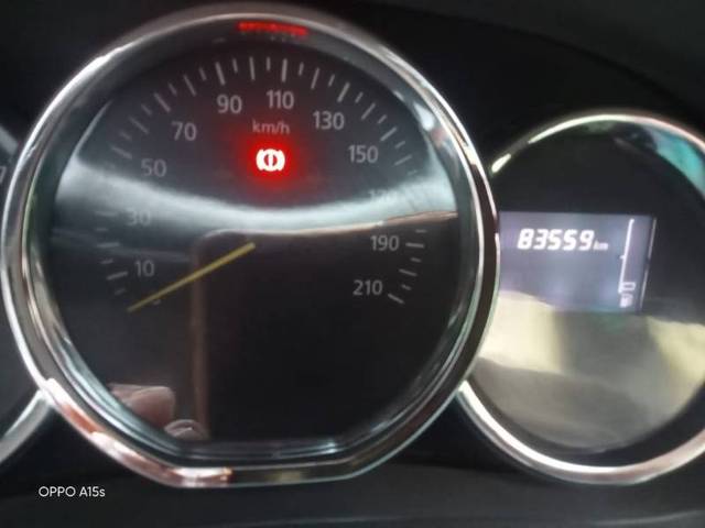 https://images10.gaadi.com/usedgaadi-sellcar/UsedCar/f5632610a/c3c89e3c-e5d2-4504-93d1-5e579cb69997.jpg?imwidth=6400