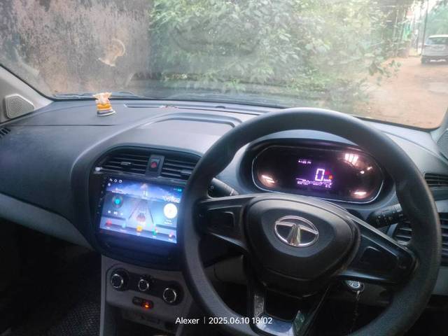 https://images10.gaadi.com/usedgaadi-sellcar/UsedCar/f5632bb9a/0c2c0a25-0993-4b2e-b29e-d6e3ddd63733.jpg?imwidth=6402