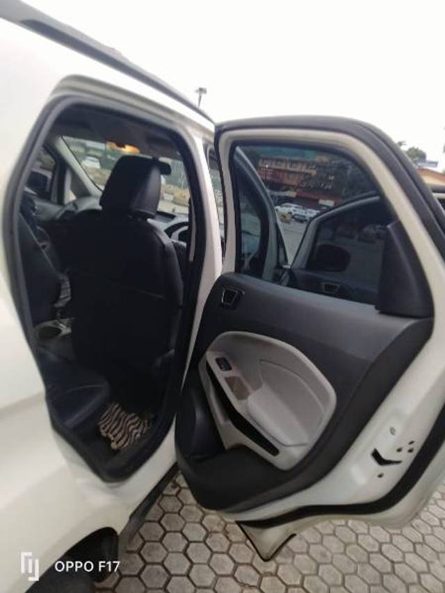 https://images10.gaadi.com/usedgaadi-sellcar/UsedCar/f5637fb3a/a911b8cc-9ea7-4c57-9178-59f978aaf88f.jpg?imwidth=6402