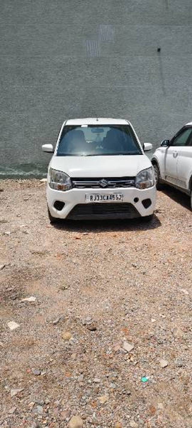 https://images10.gaadi.com/usedgaadi-sellcar/UsedCar/f5646165a/f92ca8aa-b581-49d5-b4fa-78ff98c80d4d.jpg?imwidth=6402