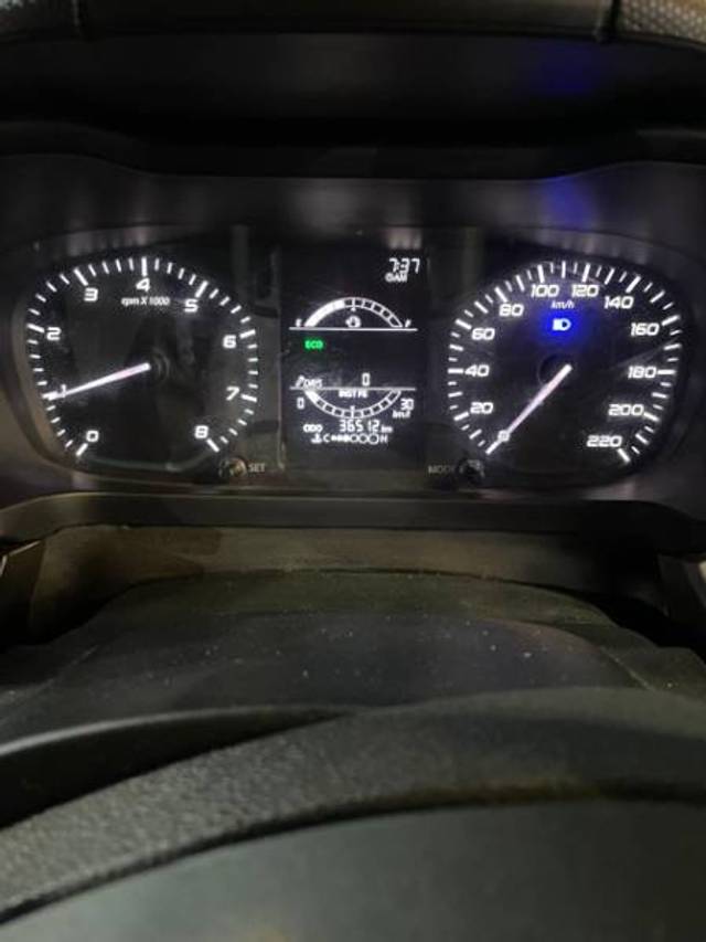 https://images10.gaadi.com/usedgaadi-sellcar/UsedCar/f564c270a/43169252-a5db-4a62-bc98-deec822fc1b7.jpg?imwidth=6402