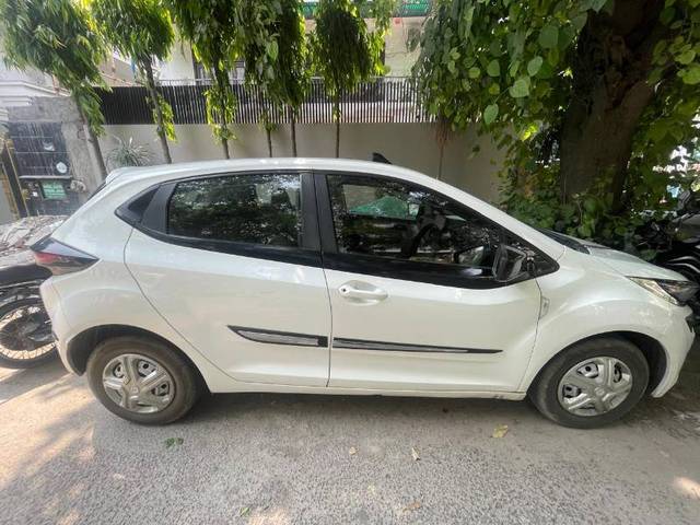 https://images10.gaadi.com/usedgaadi-sellcar/UsedCar/f564c270a/a4cee69a-8c13-47d3-a1e8-a0969f8a3cb4.jpg?imwidth=6401
