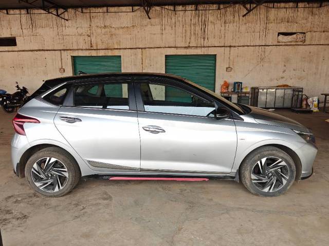 https://images10.gaadi.com/usedgaadi-sellcar/UsedCar/f564c8e2a/c724005e-3077-4769-855e-a620a912e994.jpg?imwidth=6401