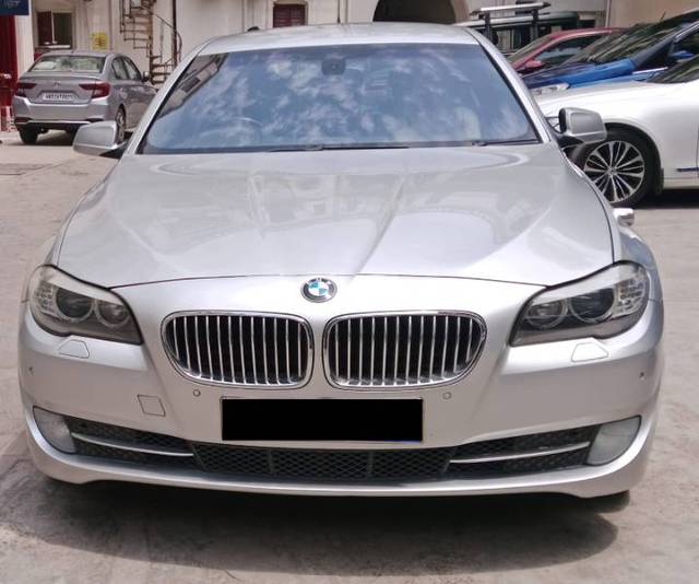 https://images10.gaadi.com/usedgaadi-sellcar/UsedCar/f56573bca/692f0e64-9b89-4469-90d4-f332f6954a10.png?imwidth=6401