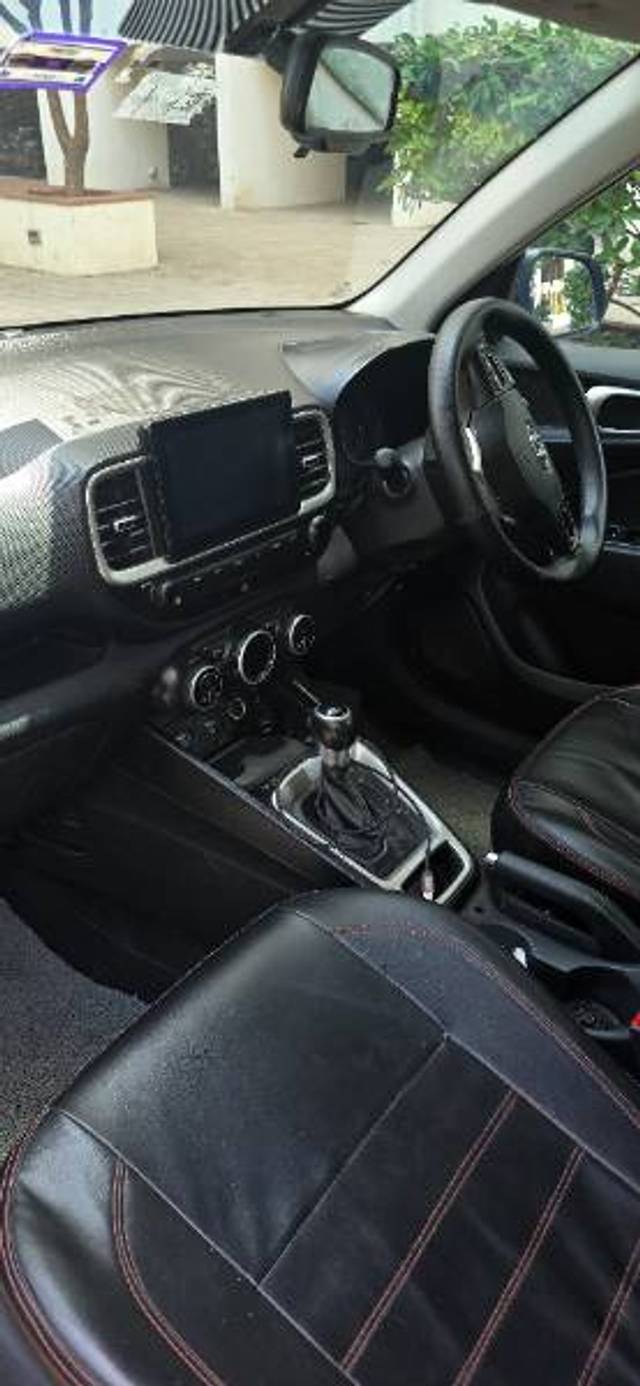https://images10.gaadi.com/usedgaadi-sellcar/UsedCar/f565d7aaa/3d5c29f9-1f26-45d9-bc86-7a4b9c98e019.jpg?imwidth=6402