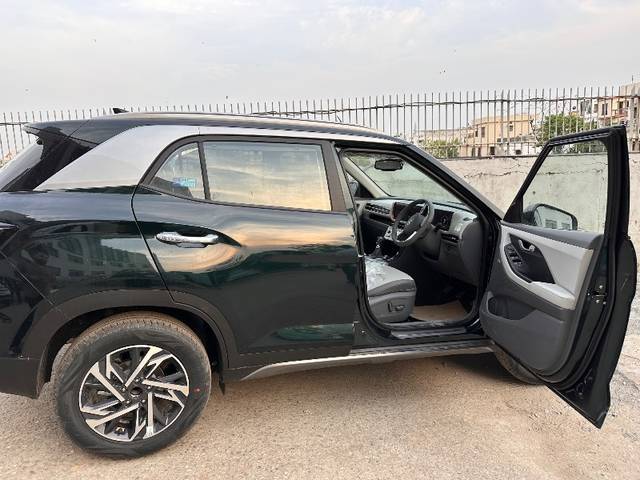 https://images10.gaadi.com/usedgaadi-sellcar/UsedCar/f565ec1ca/12059cb4-7a85-48ea-b8d5-065f7579f85c.jpeg?imwidth=6401