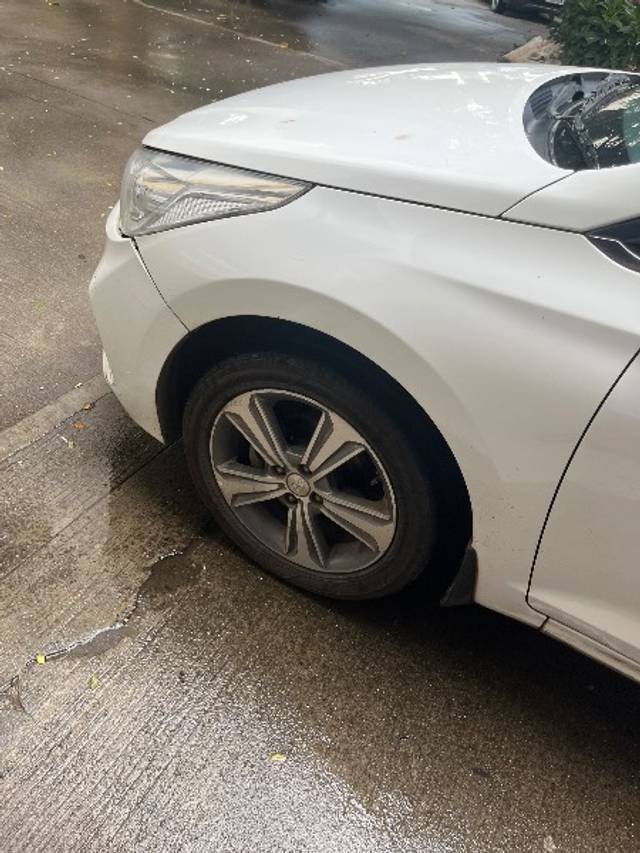 https://images10.gaadi.com/usedgaadi-sellcar/UsedCar/f5661f38a/0cc62ed8-4fb3-4b98-ab10-8f971bfe2f49.jpeg?imwidth=6400