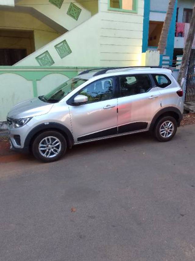 https://images10.gaadi.com/usedgaadi-sellcar/UsedCar/f566345da/08f2f587-0a04-4f66-b38d-95a90f5f50ce.jpg?imwidth=6400