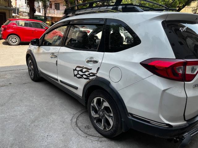https://images10.gaadi.com/usedgaadi-sellcar/UsedCar/f56640fea/6ba44b12-3b28-4881-ae25-1ccc48334d78.jpeg?imwidth=6401